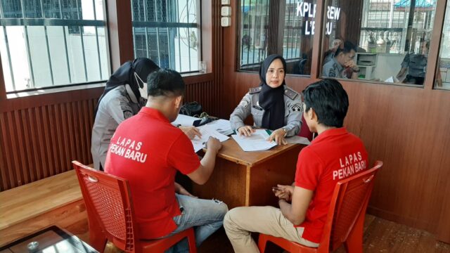 Penuhi Syarat Memperoleh Program Integrasi, WBP Lapas Pekanbaru Ikuti Kegiatan Litmas Oleh PK Bapas