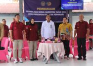 Peduli Terhadap Pendidikan, Bhabinkamtibmas Polsek Tualang Beri Bantuan Tas Sekolah Kepada Anak Kurang Mampu