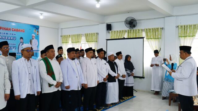 Buya H. Irwan Suanto Lc didampingi Buya H. Nazri. S.Th.I Pimpin PC PERTI Pekanbaru