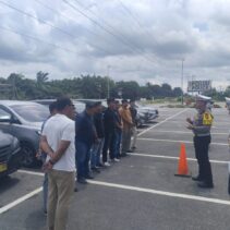 Satuan Lalu Lintas (Satlantas) Polres Siak menggelar coaching clinic Safety Riding