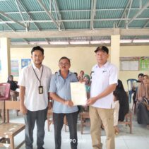 Penyerahan Sertifikat Tanah Program PTSL Oleh BPN Sijunjung Di Kanagarian Sisawah 