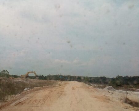 Galian C Ilegal Bebas Dan Merajalela Di Garuda Sakti Km11 APH Setempat Bungkam Dan Tutup Mata