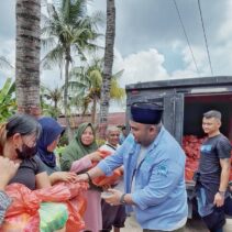 Ketua Jaga Riau Alan Pane melakukan kolaborasi kemanusiaan dengan CURVA NORD yang bersinergi dengan zulkardi selaku anggota DPRD Kota Pekanbaru dalam membantu masyarakat pasca bencana banjir