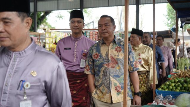 Satuan Tugas (Satgas) Pangan Polda Riau Bersama Pemerintah Provinsi (Pemprov) Riau Melakukan Pengecekan Ketersediaan Stok Dan Harga Bahan Pokok Penting (Bapokting)