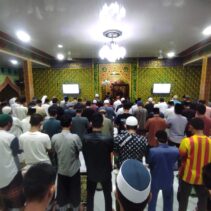 Malam Pertama Sholat Tarawih, WBP Lapas Pekanbaru Berbondong-Bondong ke Masjid At-Taubah