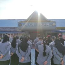 Pimpin Apel Pagi, Kasi Giatja Lapas Pekanbaru Ajak Seluruh Jajaran Tingkatkan Kewaspadaan di Bulan Ramadhan