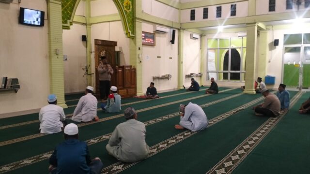 Personil Polsek Polsek Tualang Laksanakan Safari Subuh di Masjid Raudhatul Jannah
