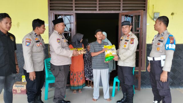 Jumat Berkah Ramadhan, Polsek Tualang Berikan Sembako Ke Yayasan Panti Asuhan Muhammadiyah