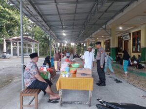 Dalam Berbuka Puasa Di Bulan Suci Ramadhan Satuan Samapta Polres Talaud Laksanakan Pengamanan Di Masjid Jabal Rahma Melonguane