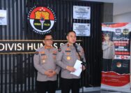 Kapolri Tetapkan Status Gugur dan Berikan KPLB Anumerta Terhadap 3 Personel Terbaiknya
