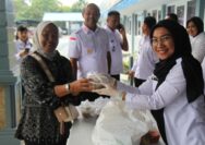 Ramadhan Penuh Berkah, Lapas Pekanbaru Gelar Pembagian Takjil Kepada Masyarakat
