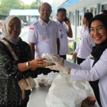 Ramadhan Penuh Berkah, Lapas Pekanbaru Gelar Pembagian Takjil Kepada Masyarakat