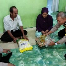 Jumat Berkah Ramadhan, Polsek Tualang Berikan Bantuan Sembako Kepada Warga