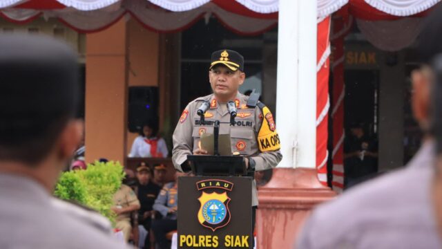 Kapolres Siak Pimpin Apel Gelar Pasukan Operasi "Ketupat 2025" Pengamanan Idul Fitri di Polres Siak