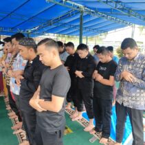 Sucinya Bulan Ramadhan, Warga Binaan Lapas Pekanbaru Laksanakan Ibadah Sholat Jumat Berjamah Dengan Khusyuk