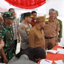 Dandim 0322/Siak Sambut Gubernur Riau dan Forkopimda Tinjau PSU Pilkada 2024 di Kabupaten Siak