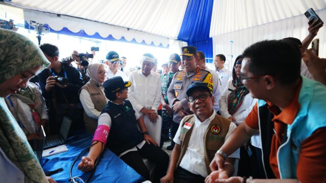 Tinjau Rest Area KM 57, Kapolri Pastikan Kelancaran dan Pelayanan Masyarakat saat Arus Mudik