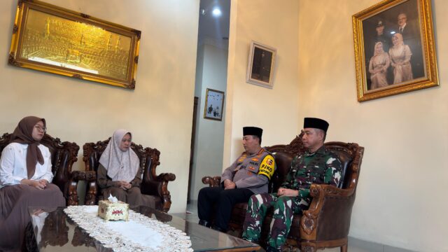 Kapolri Berikan Penghargaan Rekpro Bintara ke Daffa, Sepupu Almarhum Briptu Ghalib