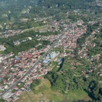 Kapolda Raiu pantau arus lalu lintas dari udara jelang arus balik dan arus lalu lintas menuju tempat wisata*April 2, 2025