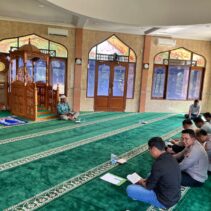 Personil Polres Siak Gelar Pembinaan Rohani dan Mental Lewat Pembacaan Surat Yasin di Masjid Al Muttaqin
