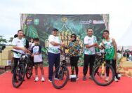 Semarak Karhutla Fun Run Polres Siak 2025, Ribuan Warga Berlari Bersama “Melindungi Tuah, Menjaga Marwah” di Depan Istana Siak
