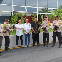 Polsek Tualang Kembali Melakukan Penanaman Bibit Pohon di PT. Pelindo