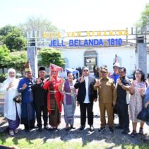 Bagus Santoso Sambut dan Dampingi Walikota Pematang Siantar Ziarah Makam Raja Sang Naualuh Damanik