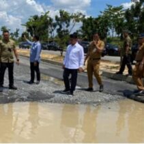 Gubernur Perintahkan Perbaikan Segera !!!Jalan Sudirman Ujung Pekanbaru Mengkhawatirkan,