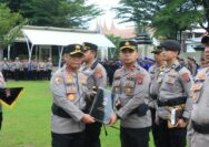 Kapolda Sumbar Berikan Penghargaan Kepada Polres, Polsek dan Personel Jajaran Polda Sumbar