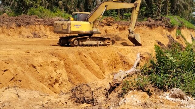 Galian C Ilegal Bebas Dan Merajalela Di Garuda Sakti Km11 APH Setempat Bungkam Dan Tutup Mata