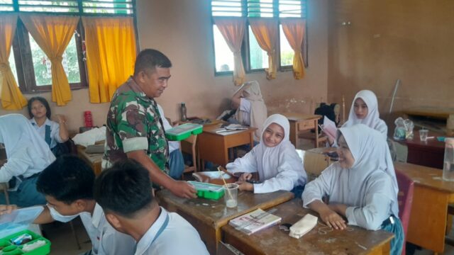 Kodim 0322/Siak Gelar Aksi Dukungan Makan Bergizi, Ribuan Pelajar di Perawang Terima Asupan Sehat