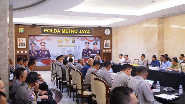 Kapolda Metro Gelar Rakor, Pastikan Peringatan Hari Buruh Berjalan Lancar dan Aman
