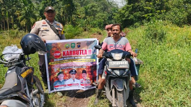 Polsek Tualang Laksanakan Patroli Roda Dua dan Sosialisasi Antisipasi Karhutla di Kampung Pinang Sebatang Timur