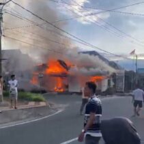 Si Jago Merah Melahap Kantor Lurah Kp.Jawa Kec.Pariaman Tengah Kota Pariaman Sumbar