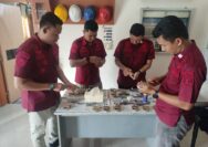 Perawatan Gembok, Salah Satu Langkah Deteksi Dini Cegah Gangguan Kamtib di Lapas Pekanbaru