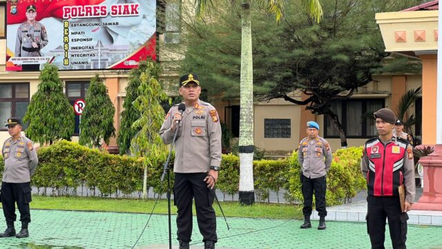 Kapolres Siak Pimpin Apel Pagi, Tegaskan Komitmen Disiplin dan Kinerja Personel