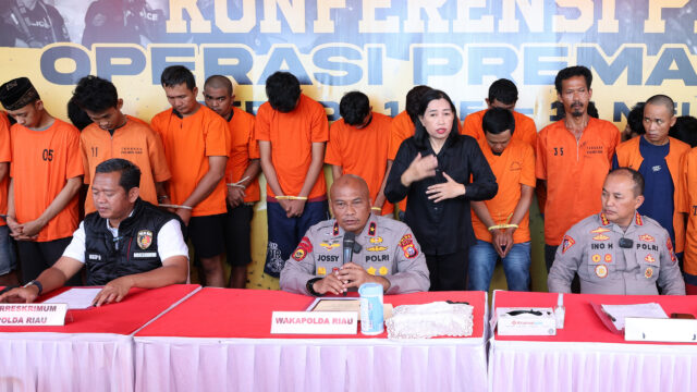 POLDA RIAU KONFERENSI PERS PENGUNGKAPAN KASUS PREMANISME/KEJAHATAN JALANAN HASIL OPERASI PEKAT LANCANG KUNING 2025