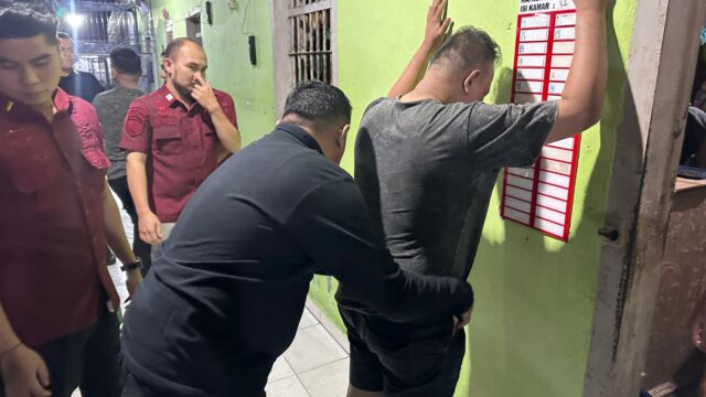 Konsisten Berantas Peredaran Narkoba dan Modus Penipuan, Lapas Pekanbaru Terus Intensifkan Razia Kamar Hunian Warga Binaan
