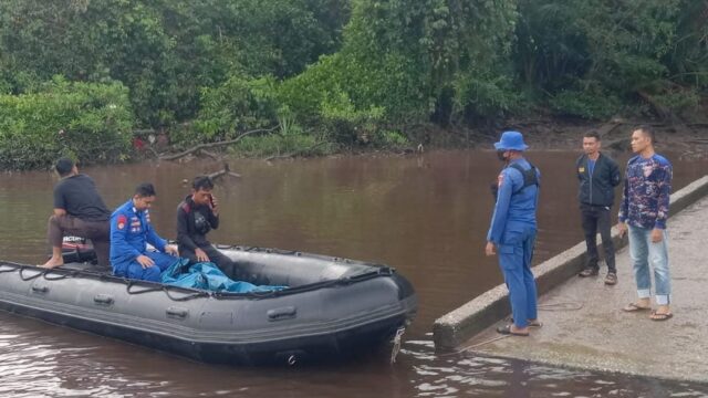 Korban Tenggelam di Teluk Merempan Ditemukan Meninggal, Tim SAR Lakukan Evakuasi Pagi Hari