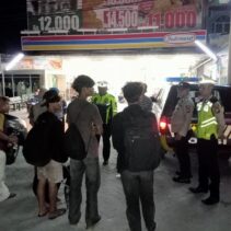 POLSEK KANDIS GELAR PATROLI KRYD DAN BLUE LIGHT, CIPTAKAN SITUASI KAMTIBMAS YANG KONDUSIF