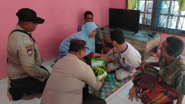 Sentuhan Kemanusiaan: Polsek Tualang Bantu Warga Lumpuh Sejak Lahir di Kampung Pinang Sebatang Timur