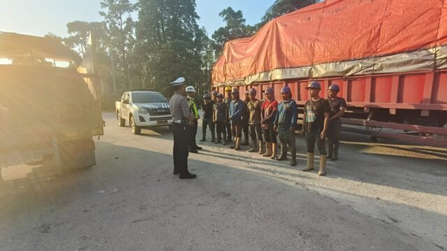 Cegah Pelanggaran dan Kecelakaan, Polsek Tualang Sosialisasikan Bahaya Kendaraan ODOL