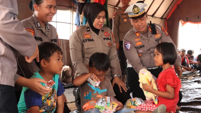 Pulihkan Luka Psikologis Pasca kerusuhan, Polres Siak Gelar Trauma Healing untuk Korban di Tenda Pengungsian PT SSL