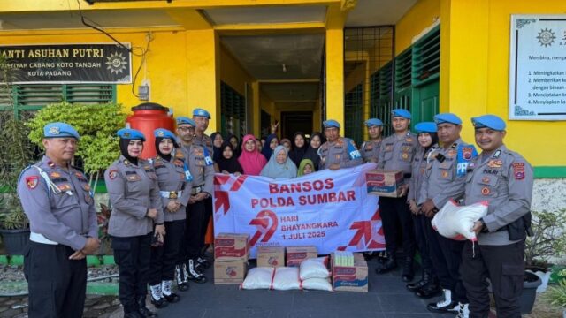 Dalam Rangka Hari Bhayangkara ke-79, Bidpropam Polda Sumbar Gelar Bansos dan Bakti Religi