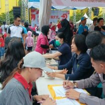 Warga Sulut Ramai dan Sangat Antusias Hadiri Car Free Day oleh Polda Sulut Menyambut Hari Bhayangkara ke-79 di Kawasan Megamas, Kota Manado.