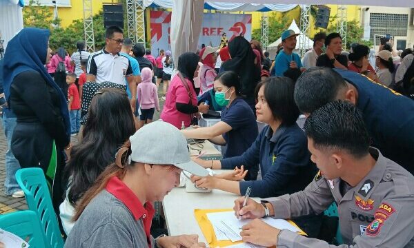 Warga Sulut Ramai dan Sangat Antusias Hadiri Car Free Day oleh Polda Sulut Menyambut Hari Bhayangkara ke-79 di Kawasan Megamas, Kota Manado.