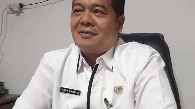 Masyarakat Pekanbaru Puas Dengan Pelayanan dan Pencerahan dari Dr. Irfan Maidelis M.Pd Kabid SMP Disdik Kota Pekanbaru