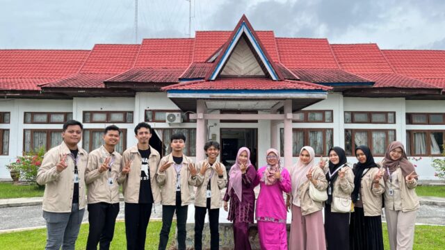 Sambutan Penghulu Kampung Sungai Tengah Mesti Maimunah, Kepada Mahasiswa KKN Muhammadiyah SE Indonesia