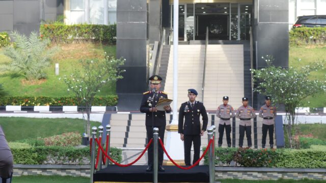 Wakapolda Sumbar Pimpin Upacara HUT Ke-80 RI di Mapolda Sumbar