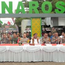 Polda Riau Gelar Konferensi Pers Pengamanan Pacu Jalur 2025 di Kuansing